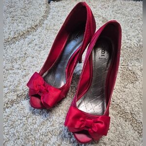 GUC Bakers Francesca Red Satin Bow Peep Toe Heels